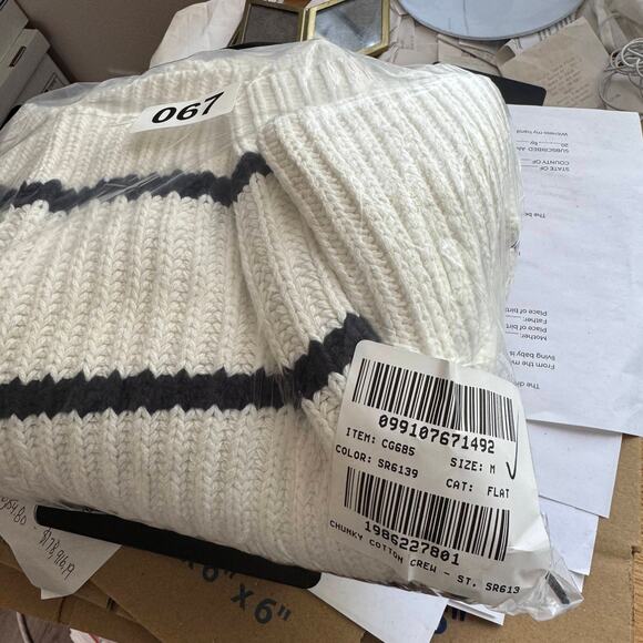 J.Crew Heritage Chunky Cotton Fisherman Crewneck Sweater WMN M Ivory Navy CG685 - Picture 6 of 6